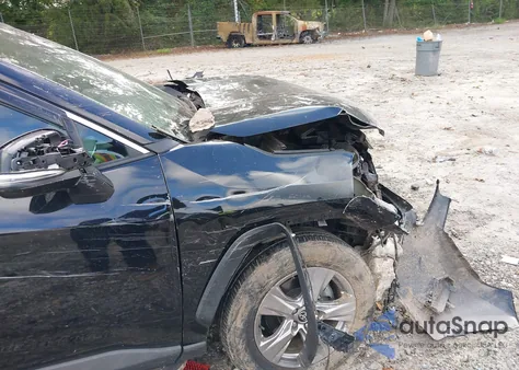 2022 Toyota Rav4 Xle z USA, uszkodzony, nr VIN 2T3W1RFV1NC198199